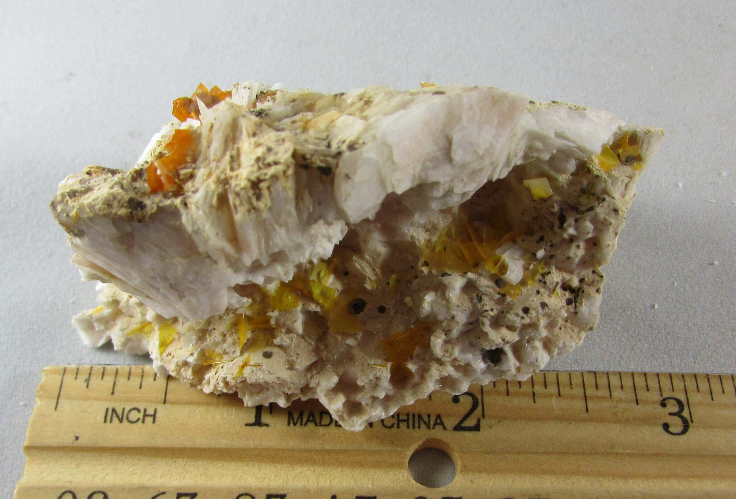 raw wulfenite, genuine wulfenite crystals, mexico