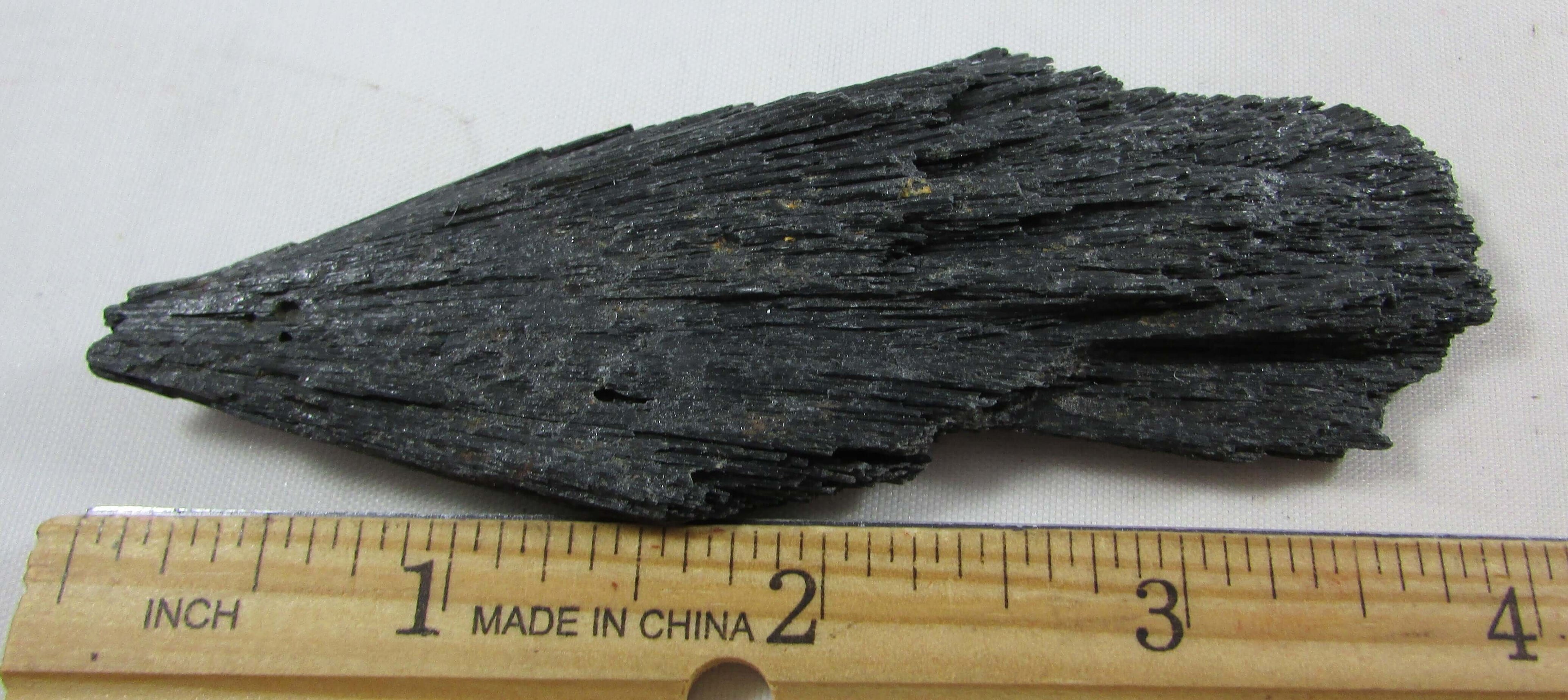 Black Kyanite Fan (Witch’s Broom) – Conscious Awareness, Life‑Purpose Clarity & Master Energy Clearing