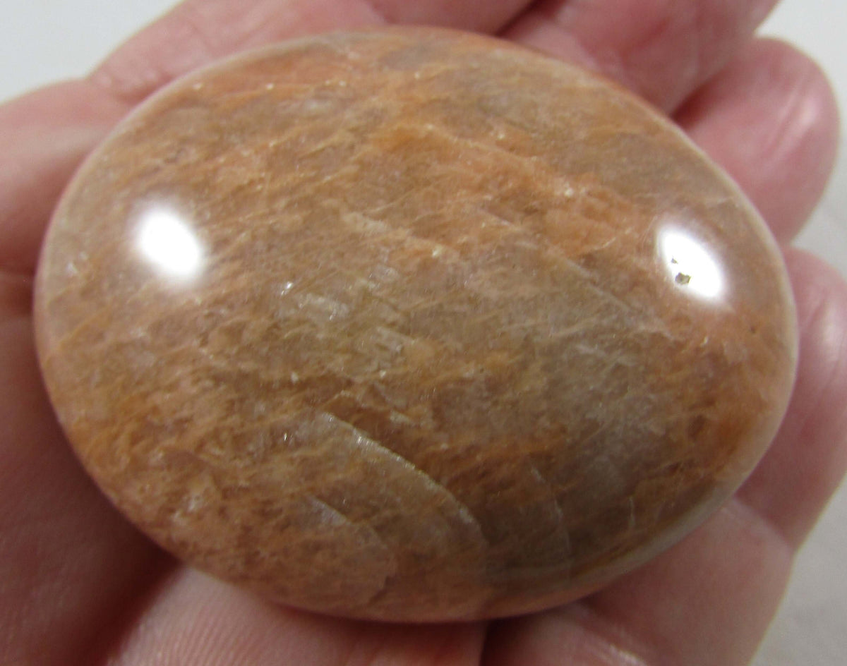 Peach Moonstone Palmstone – Moon Cycles, New Beginnings, Dream Recall, Intuition [MM198]