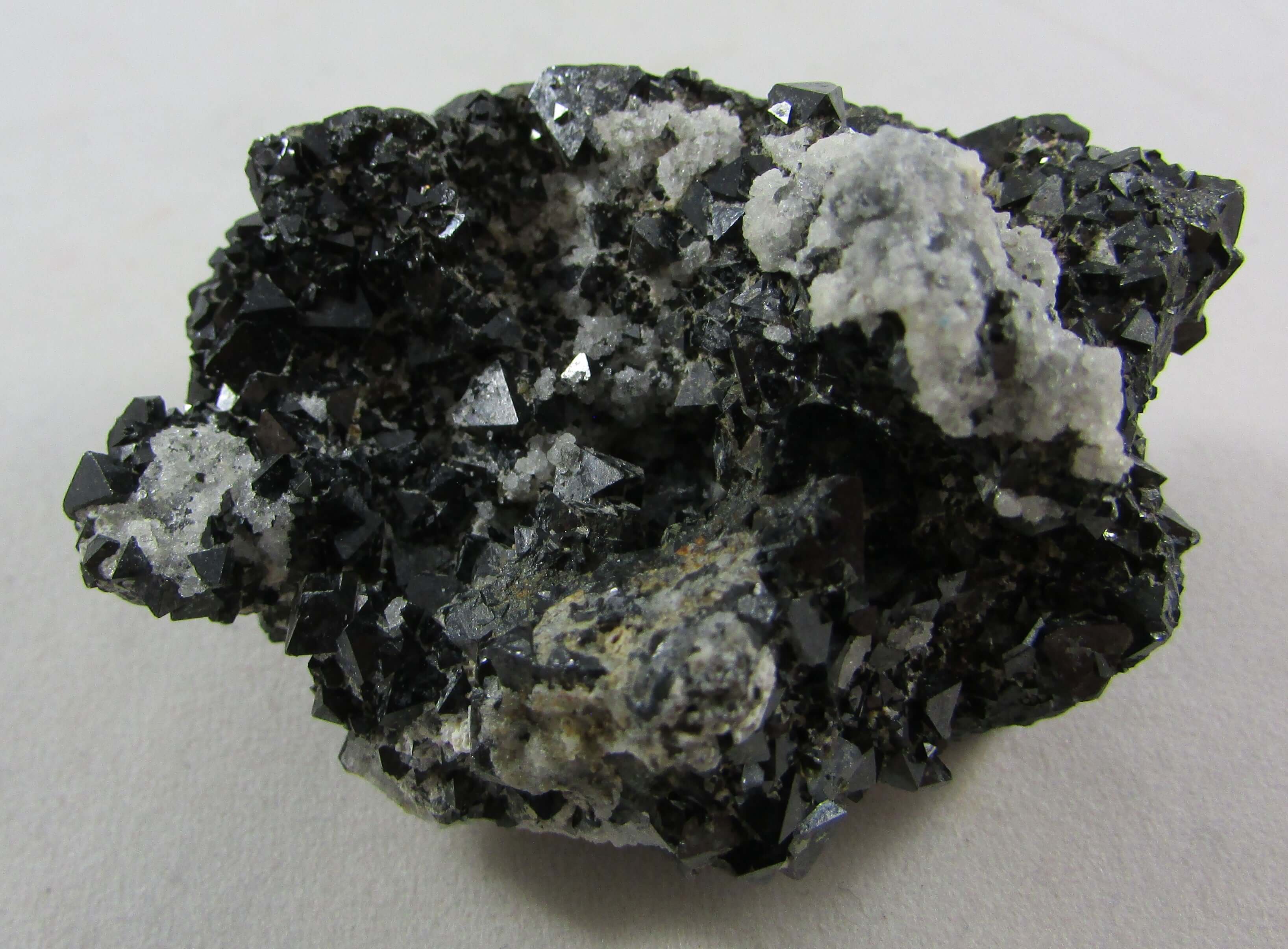 Magnetite Sparkly Cluster (Lodestone) – Magnetic Attraction, Grounding & Burnout Protection
