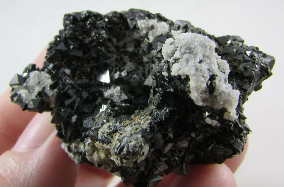Magnetite Sparkly Cluster (Lodestone) – Magnetic Attraction, Grounding & Burnout Protection