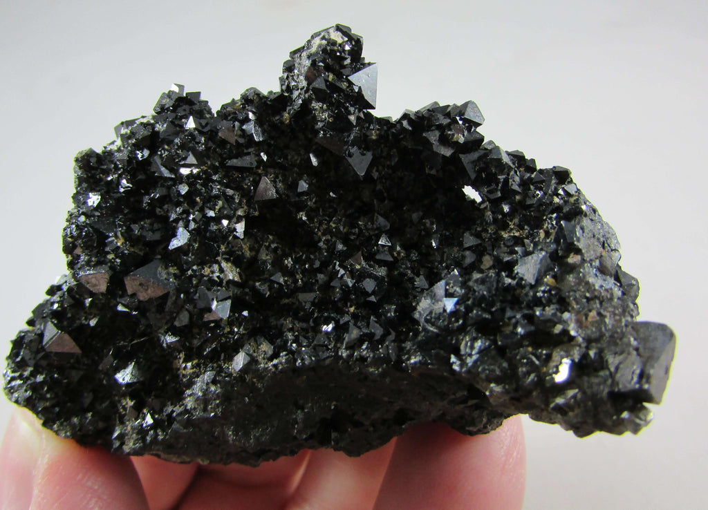 Magnetite Sparkly Cluster (Lodestone) – Magnetic Attraction, Grounding & Burnout Protection