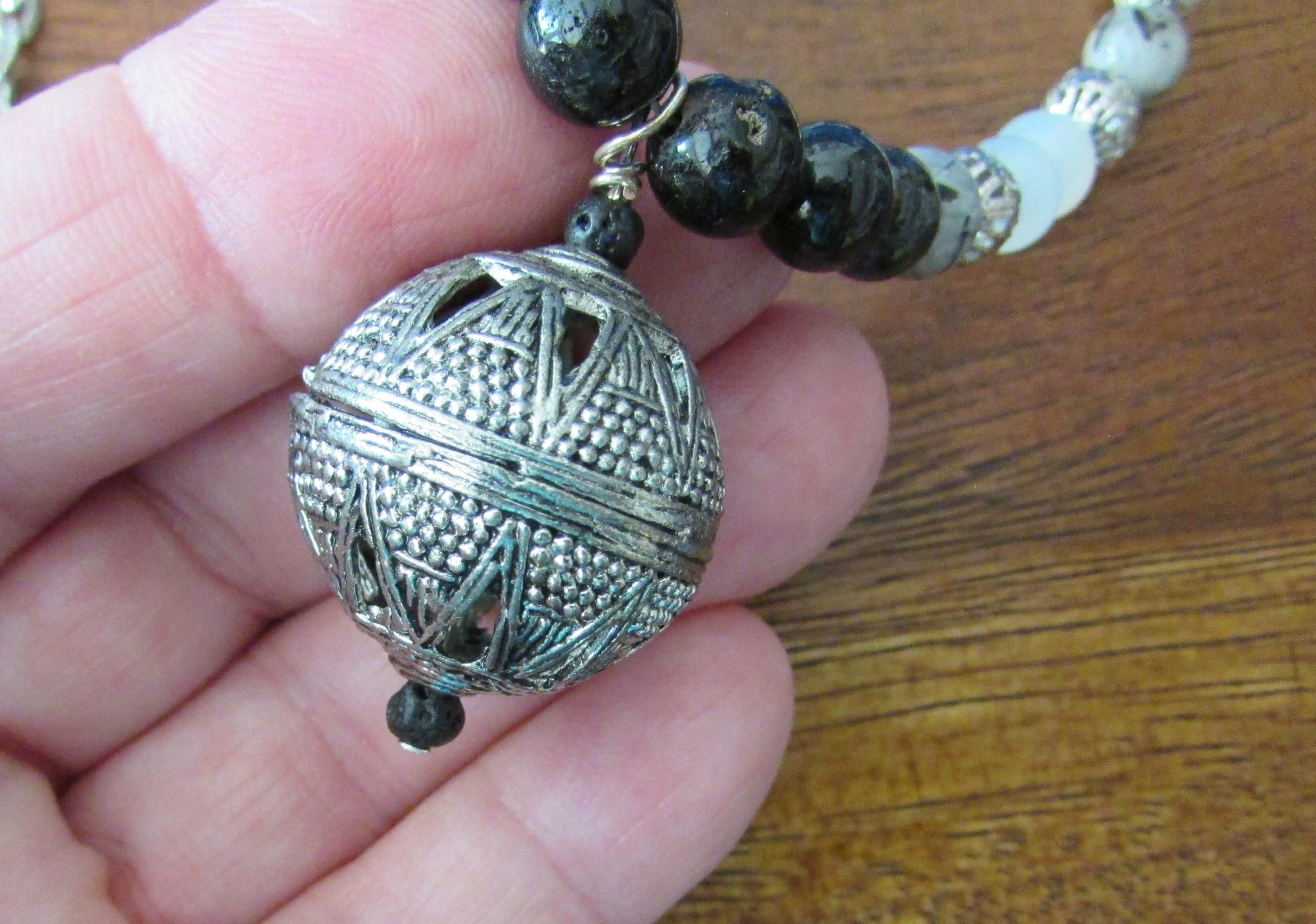 Aura Purification Necklace – Tourmalinated Quartz, Black Tourmaline