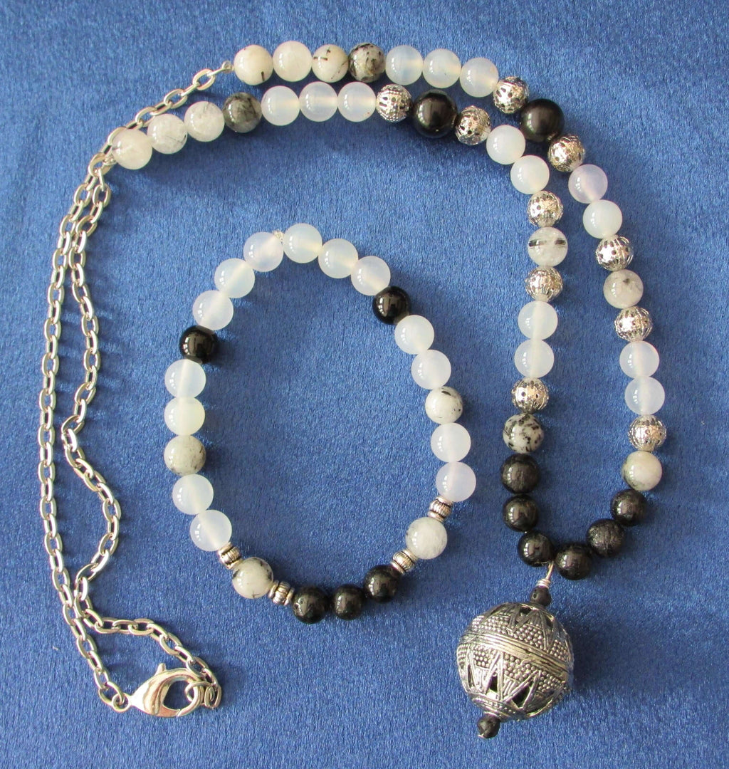 Grounded Courage Crystal Healing Set – Tourmalinated Quartz, White Agate & Black Tourmaline