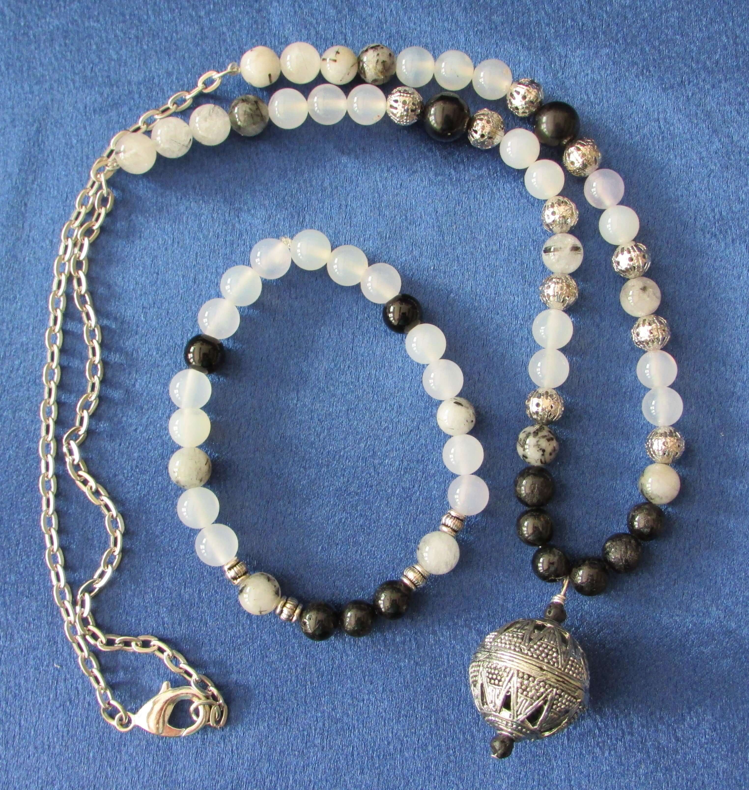 Grounded Courage Crystal Healing Set – Tourmalinated Quartz, White Agate & Black Tourmaline