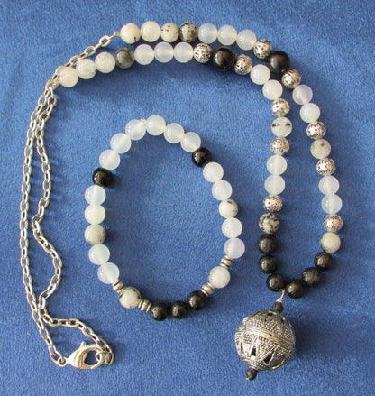 Grounded Courage Crystal Healing Set – Tourmalinated Quartz, White Agate & Black Tourmaline