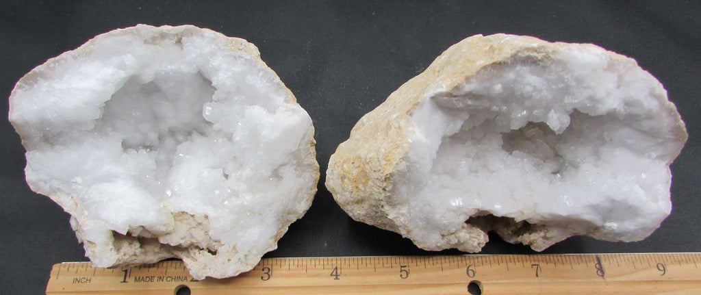 Snow Quartz Geode – Spiritual Growth, Meditation, Chakra Balance [MOU152]