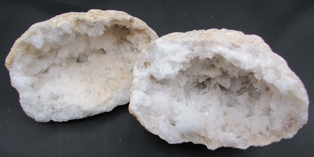 Snow Quartz Geode – Clarity, Transformation, Chakra Balance [MOU154]