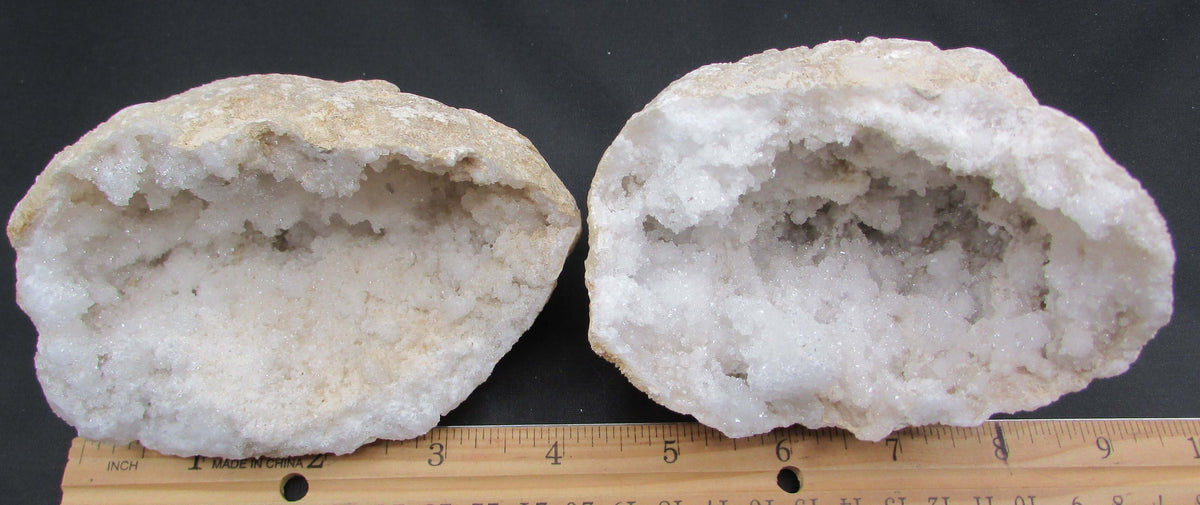 Snow Quartz Geode – Clarity, Transformation, Chakra Balance [MOU154]