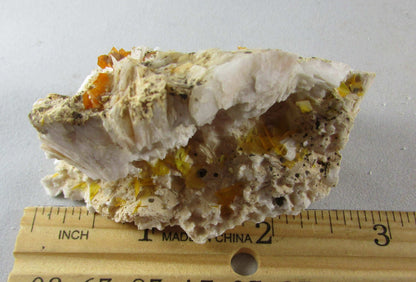 raw wulfenite, genuine wulfenite crystals, mexico